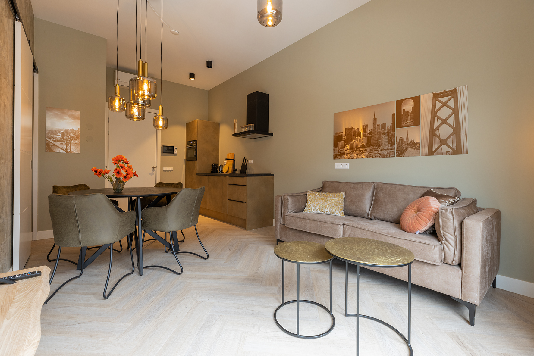 2 Hemdsmouwsteeg, Utrecht 3512 TB, 2 Bedrooms Bedrooms, 8 Rooms Rooms,1 BathroomBathrooms,Appartement,Te huur,Hemdsmouwsteeg,2,1009