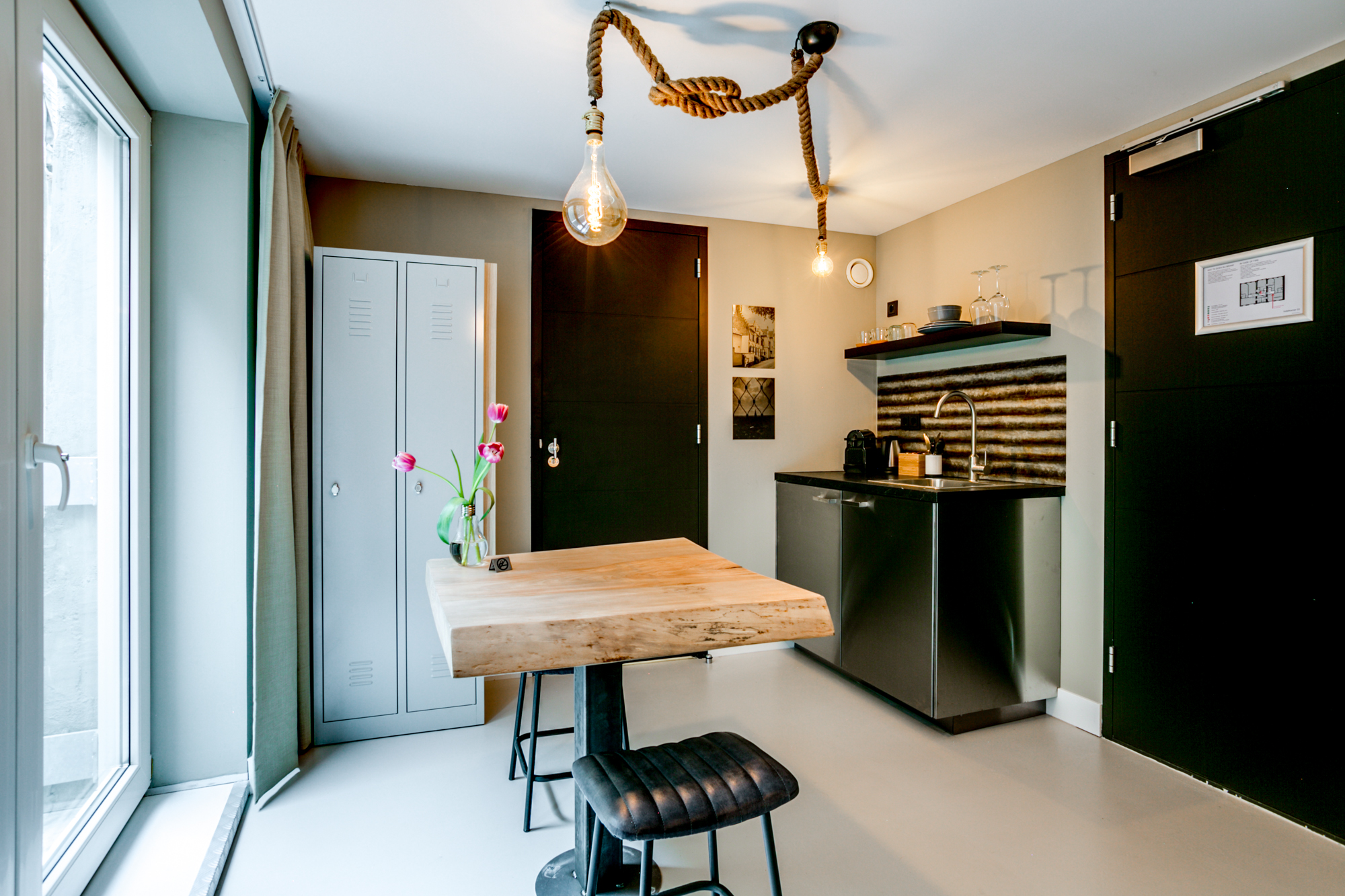 22 Potterstraat, Utrecht 3512 TB, 1 Bedroom Bedrooms, 8 Rooms Rooms,1 BathroomBathrooms,Appartement,Te huur,Potterstraat,1,1015