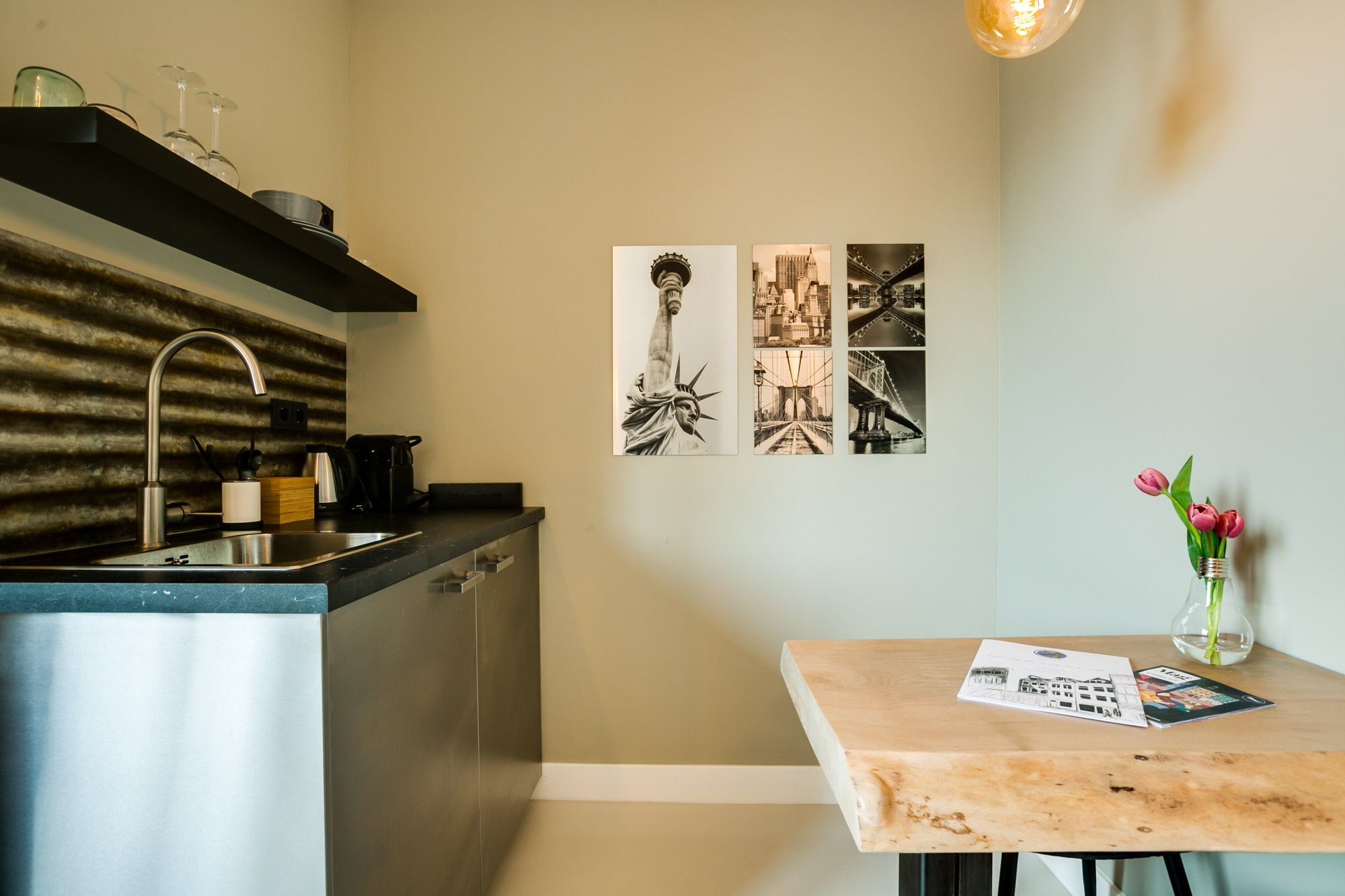 22 Potterstraat, Utrecht 3512 TB, 2 Bedrooms Bedrooms, 8 Rooms Rooms,1 BathroomBathrooms,Appartement,Te huur,Potterstraat,3,1022